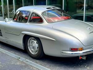 Image 4/25 of Mercedes-Benz 300 SL &quot;Gullwing&quot; (1955)