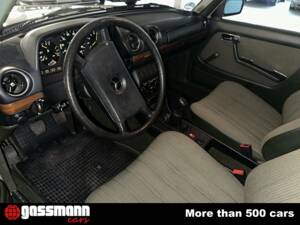 Bild 7/15 von Mercedes-Benz 200 (1983)