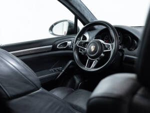 Bild 11/39 von Porsche Cayenne GTS (2016)