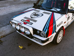 Image 4/26 of Lancia Delta 1.5 LX (1992)