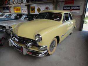 Image 2/13 of Ford Custom DeLuxe Club Coupe (1951)