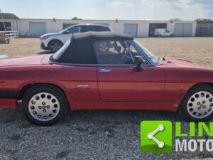 Immagine 6/10 di Alfa Romeo 2.0 Spider (1988)