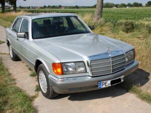 Bild 4/7 von Mercedes-Benz 260 SE (1989)
