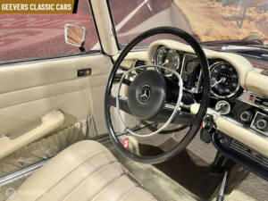 Bild 27/46 von Mercedes-Benz 280 SL (1970)