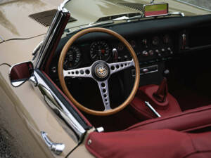 Bild 45/50 von Jaguar E-Type 4.2 (1965)