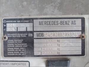 Bild 11/71 von Mercedes-Benz 300 E 4-Matic (1990)