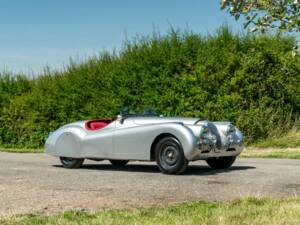 Image 13/50 of Jaguar XK 120 OTS (1951)