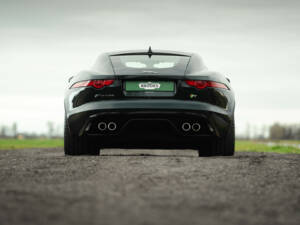 Bild 4/32 von Jaguar F-Type R (2016)