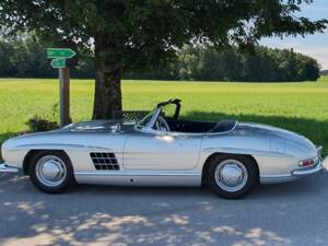 Image 20/38 of Mercedes-Benz 300 SL Roadster (1962)