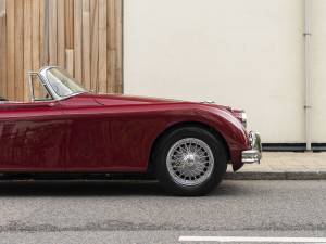 Image 19/42 of Jaguar XK 150 3.8 S DHC (1960)