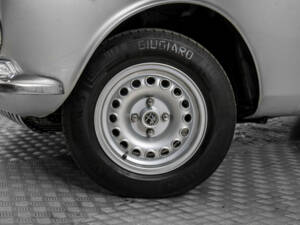 Image 4/50 of Alfa Romeo 2000 GT Veloce (1975)