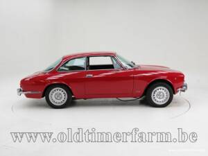 Image 9/15 de Alfa Romeo 2000 GT Veloce (1976)