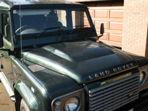 Bild 24/50 von Land Rover Defender 110 (2011)