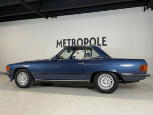 Image 8/28 of Mercedes-Benz 500 SL (1983)