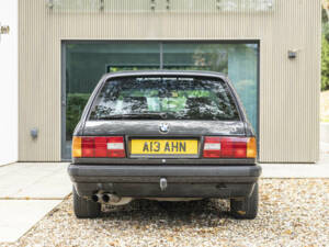 Bild 21/50 von BMW 325i Touring (1990)