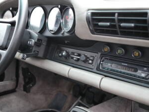Image 48/97 of Porsche 911 Carrera 4 (1991)