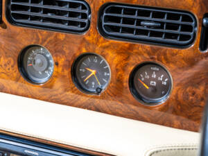 Image 22/36 de Aston Martin Virage Volante (1995)