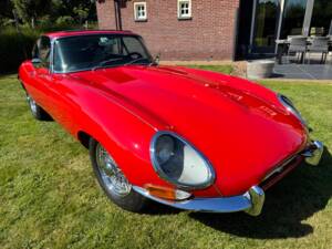 Image 11/35 de Jaguar Type E 3.8 (1963)