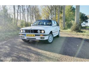 Bild 4/35 von BMW 325ix Touring (1991)