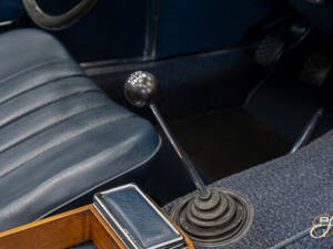Image 13/23 of Mercedes-Benz 280 SL (1968)