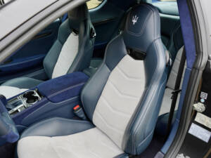 Image 32/50 of Maserati GranTurismo Sport (2013)