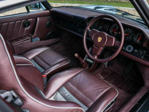 Image 2/40 de Porsche 911 Turbo LE (1989)