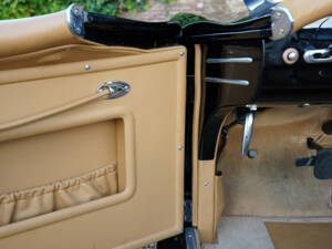 Image 27/50 of Nash-Healey Roadster (1953)