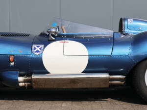 Image 37/60 of Jaguar D-Type (1967)
