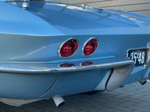 Image 14/22 of Chevrolet Corvette Sting Ray Convertible (1963)