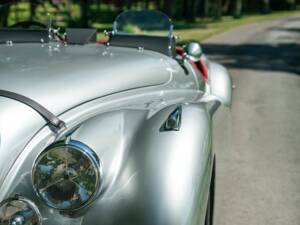 Image 18/50 de Jaguar XK 120 OTS (1951)