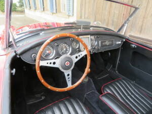 Image 13/19 of MG MGA 1600 (1962)