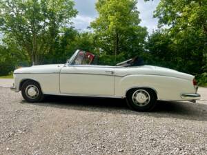 Imagen 3/55 de Mercedes-Benz 220 S Cabriolet (1957)