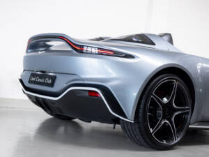 Bild 38/47 von Aston Martin V12 Speedster (2021)