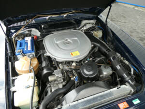Image 18/26 of Mercedes-Benz 500 SL (1988)