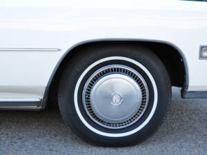 Image 25/75 of Cadillac Fleetwood Eldorado Convertible (1975)