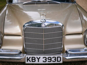 Image 28/50 of Mercedes-Benz 250 SE (1966)