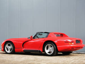 Image 34/61 of Dodge Viper RT&#x2F;10 (1993)