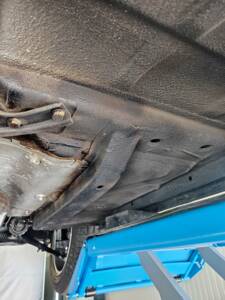 Immagine 19/67 di BMW 320i (1990)