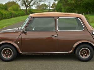 Imagen 14/50 de Leyland Mini 1275 Wood &amp; Pickett (1976)