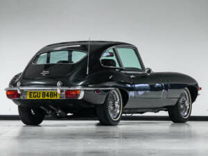 Image 4/28 de Jaguar E-Type (1970)