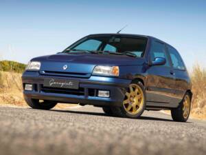 Image 2/87 of Renault Clio I Williams (1994)