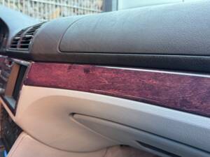 Image 87/100 of BMW 540i Touring (1998)