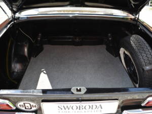 Image 11/15 of Mercedes-Benz 190 c (1964)