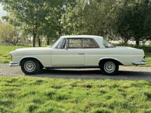 Image 28/50 of Mercedes-Benz 220 SE b (1963)