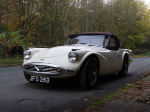 Image 3/13 of Daimler SP 250 (1960)