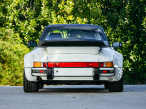 Imagen 7/31 de Porsche 911 Carrera 3.2 (1987)