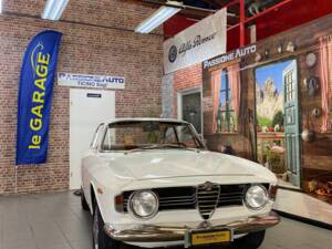 Image 1/30 de Alfa Romeo Giulia 1600 Sprint GT Veloce (1966)