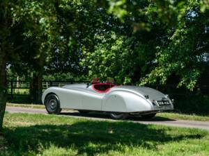 Image 7/50 of Jaguar XK 120 OTS (1951)