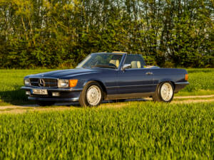 Immagine 2/42 di Mercedes-Benz 300 SL (1986)