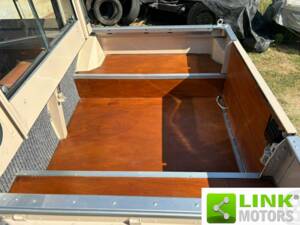 Image 8/10 of Land Rover 88 (1978)